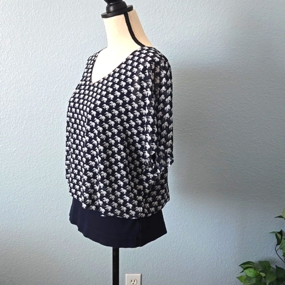 CABI Parade Blouse Elephant Print Top Navy White Sz Medium #5345 - Picture 4 of 11